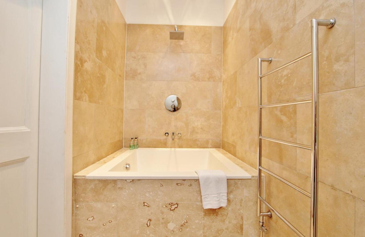 Ramsay Garden - Spacious 3-Bedroom Apartment Next To Edinburgh Castle Exteriör bild