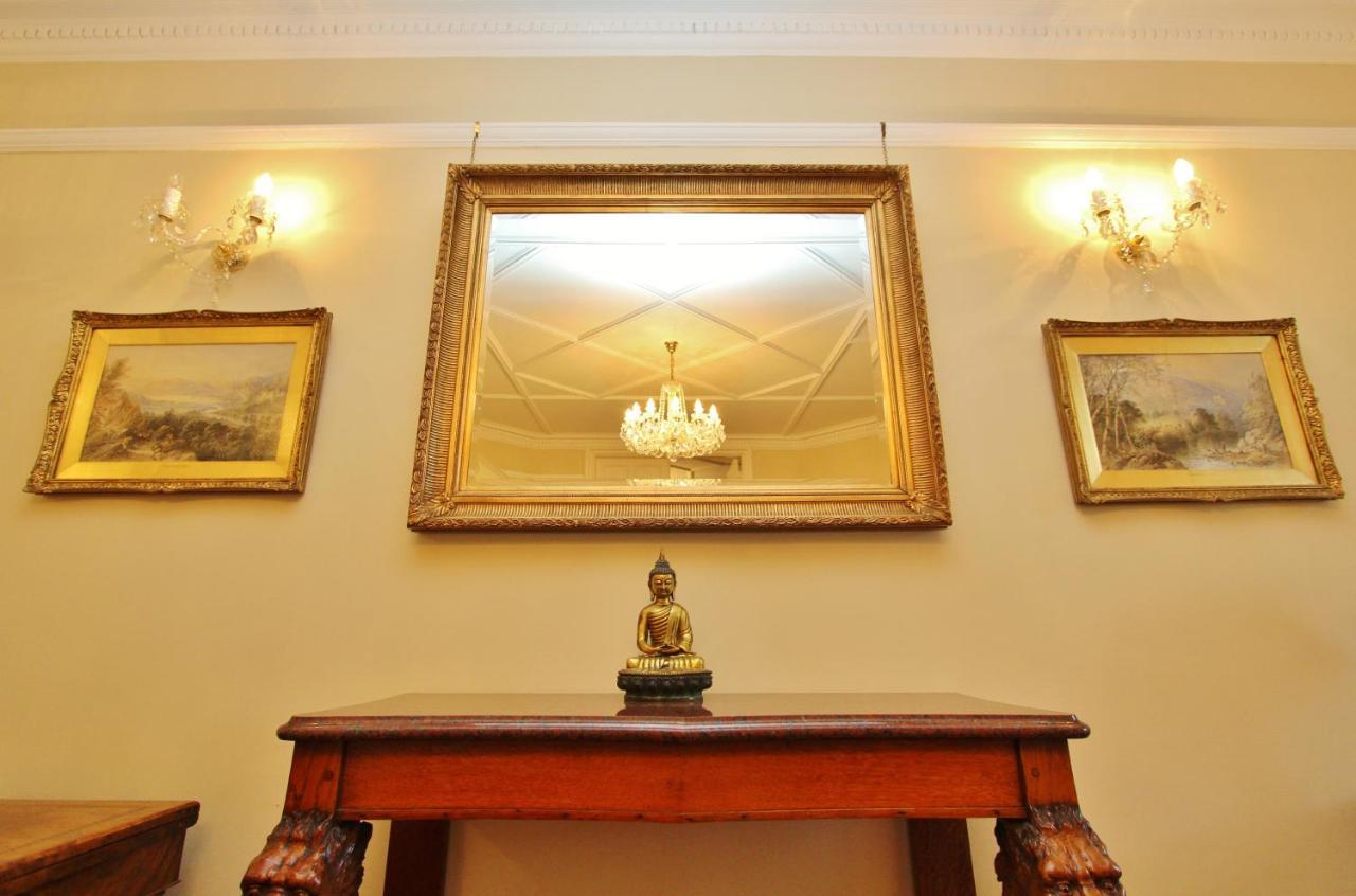 Ramsay Garden - Spacious 3-Bedroom Apartment Next To Edinburgh Castle Exteriör bild