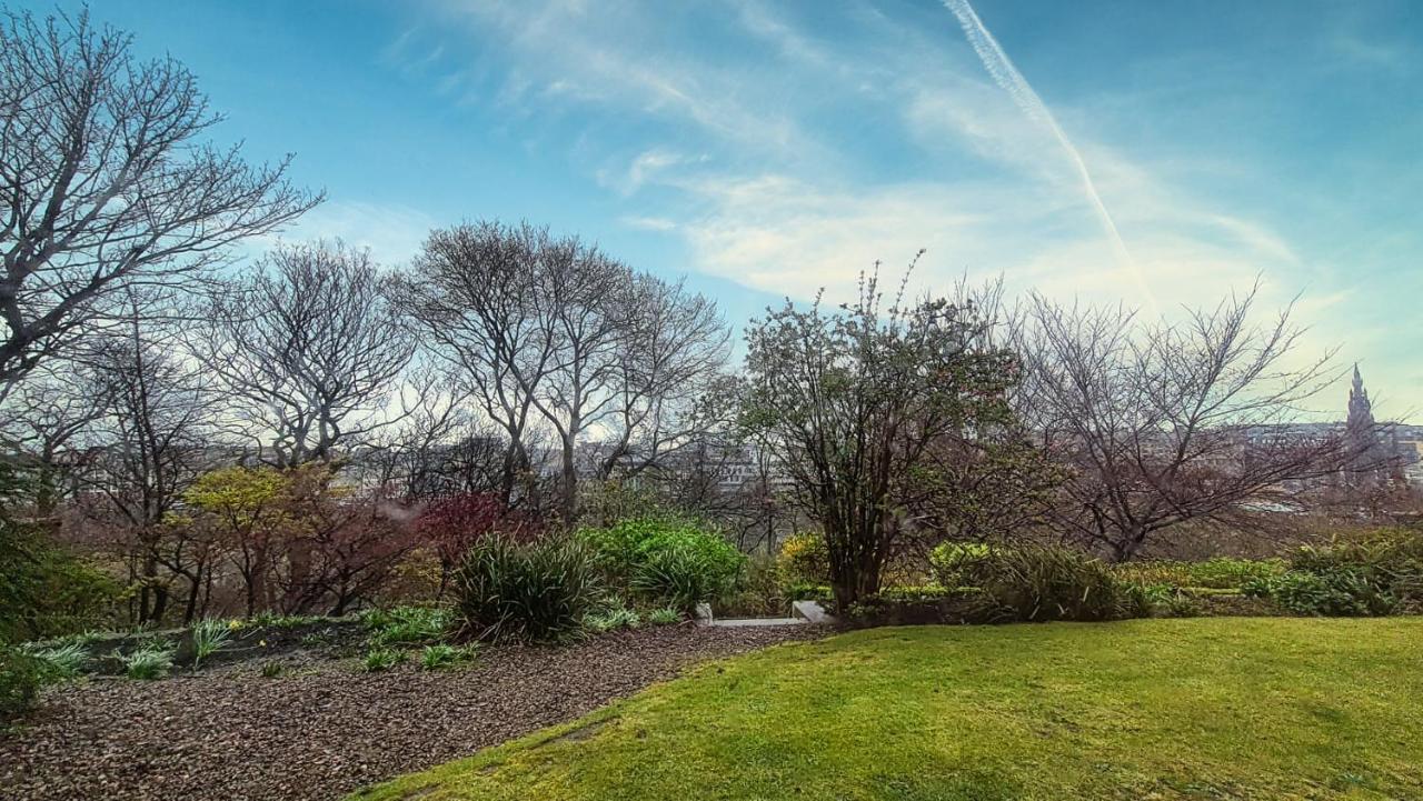 Ramsay Garden - Spacious 3-Bedroom Apartment Next To Edinburgh Castle Exteriör bild